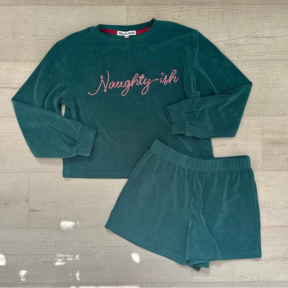WALLFLOWER L M Naughty-ish Christmas Cropped Fleece Matching Set Bundle - Picture 2 of 10